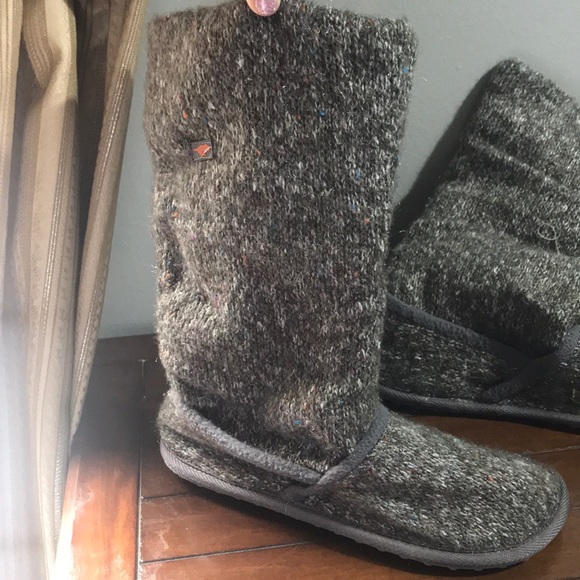 rocket dog gray boots